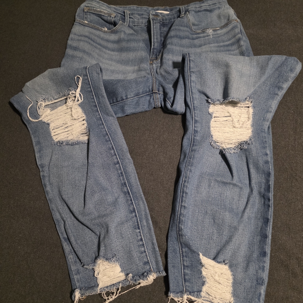 Good American Light Blue Ripped Boyfriend Jeans